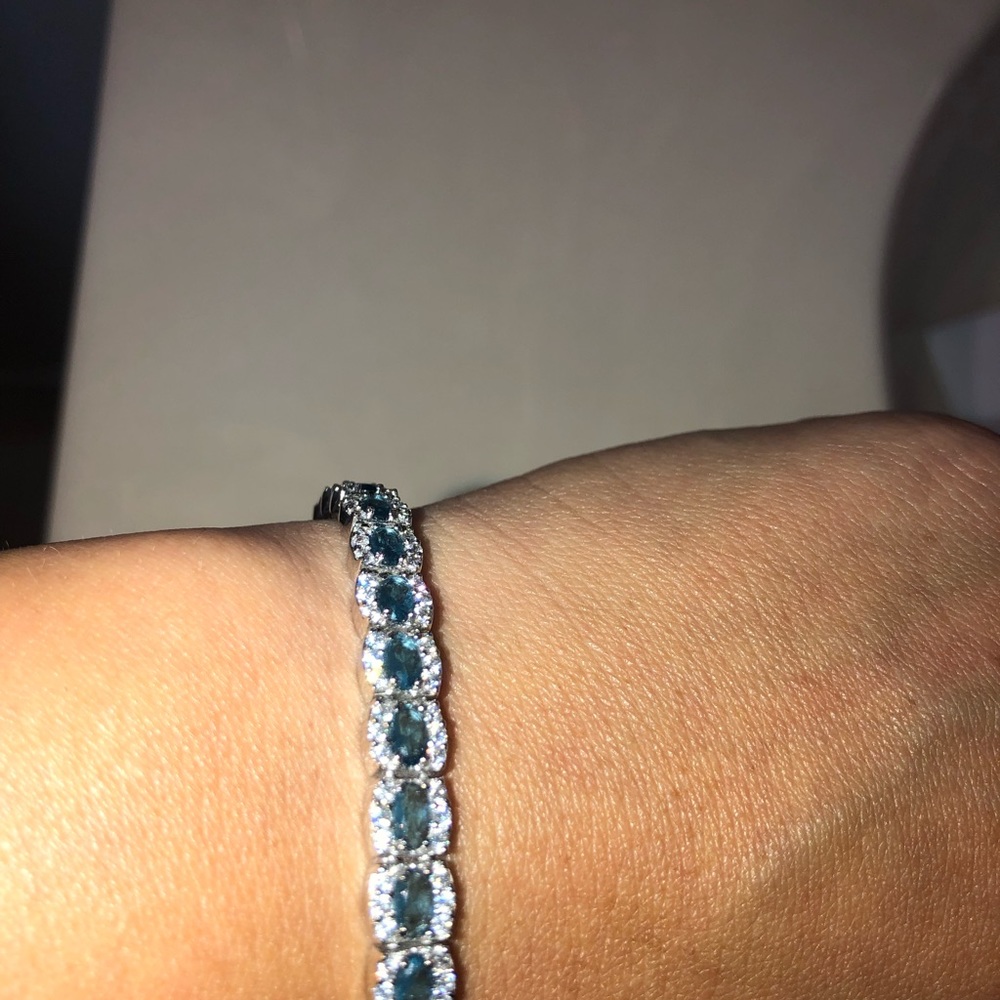 6.3ct Blue London Topaz Bracelet - Picture 4 of 14
